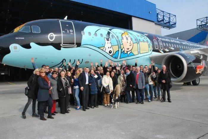 Un tuitero revienta las redes con lo que vio en este avión de EasyJet... y por la respuesta de la compañía