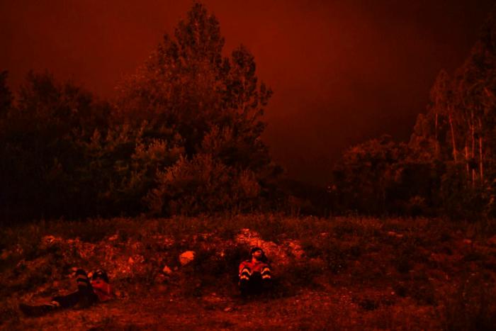 El incendio en el centro de Portugal deja ya 64 muertos y 135 heridos