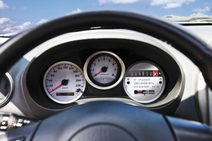 Cuidado con darle conversación a este conductor de Uber o acabarás cantando y bailando con él (VÍDEO)