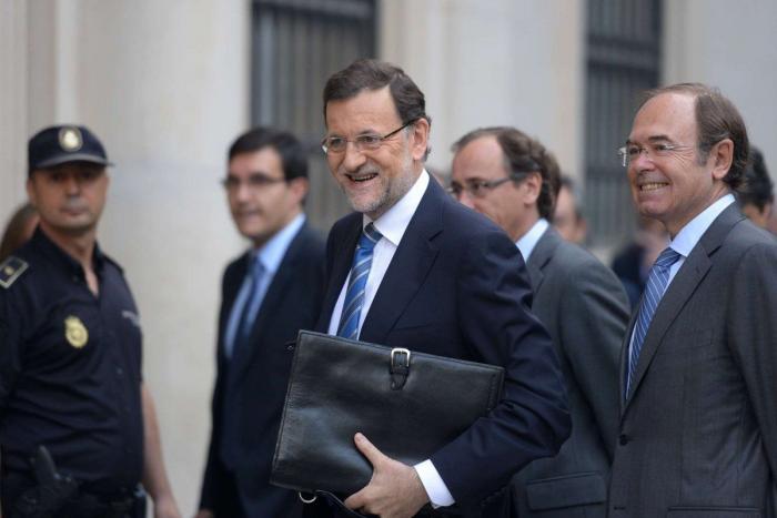 La portavoz del PSOE responde a Almeida con un vídeo de Almeida: la cara final lo dice todo