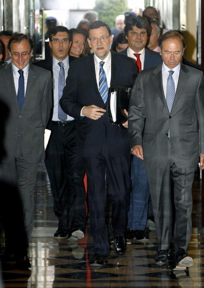 La portavoz del PSOE responde a Almeida con un vídeo de Almeida: la cara final lo dice todo