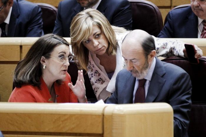La portavoz del PSOE responde a Almeida con un vídeo de Almeida: la cara final lo dice todo