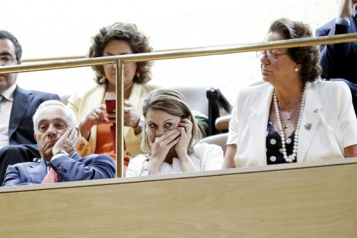 La portavoz del PSOE responde a Almeida con un vídeo de Almeida: la cara final lo dice todo