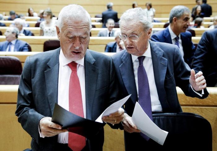 La portavoz del PSOE responde a Almeida con un vídeo de Almeida: la cara final lo dice todo