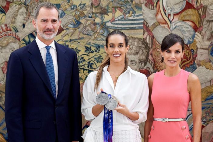 La foto de Letizia que más está dando que hablar en las revistas del corazón: la clave es quién está un metro a su derecha