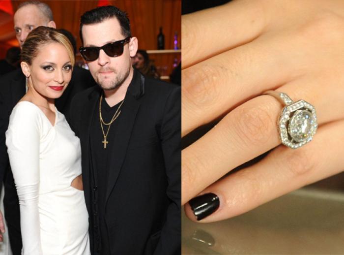 Scarlett Johansson presume de anillo de compromiso en la Comic Con de San Diego