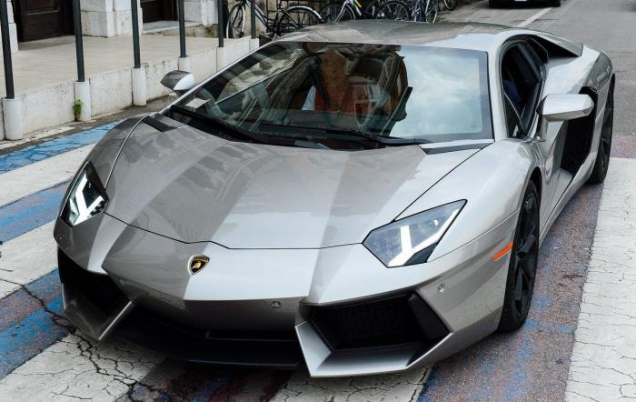 Cristiano Ronaldo le hace un regalo de 100.000 euros a su madre y le llueven las críticas