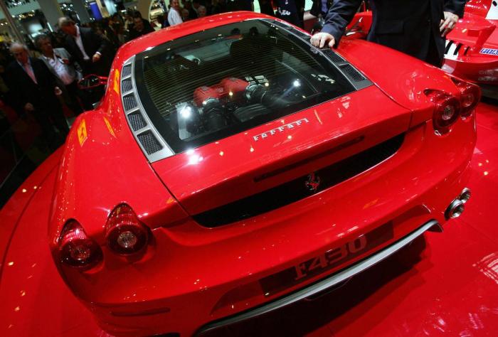 Cristiano Ronaldo le hace un regalo de 100.000 euros a su madre y le llueven las críticas