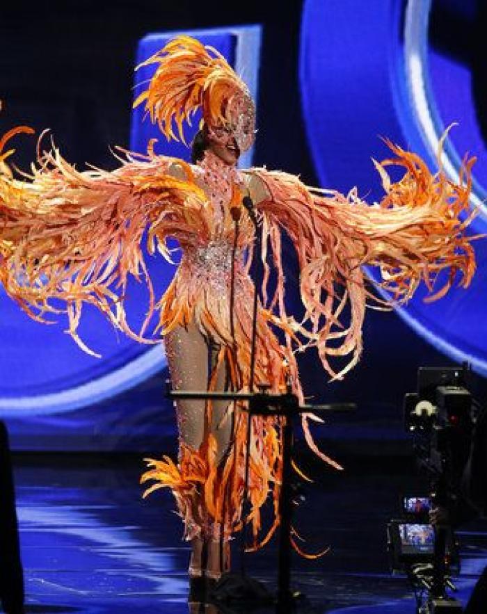 El presentador de Miss Universo se confunde y corona a la concursante equivocada (VÍDEO)