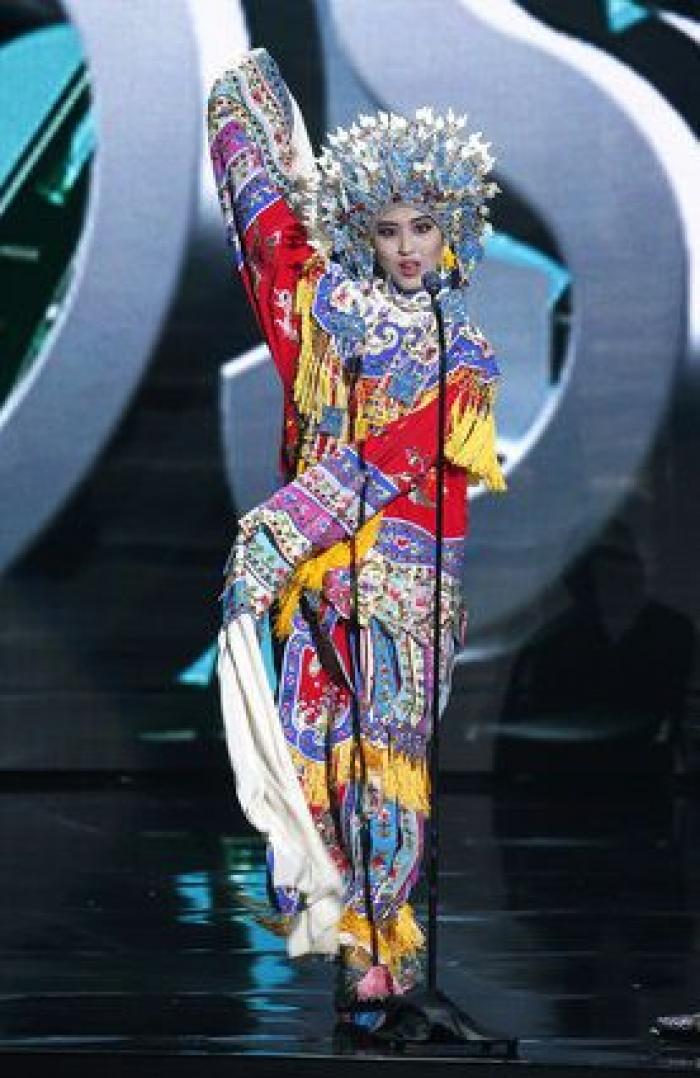 El presentador de Miss Universo se confunde y corona a la concursante equivocada (VÍDEO)