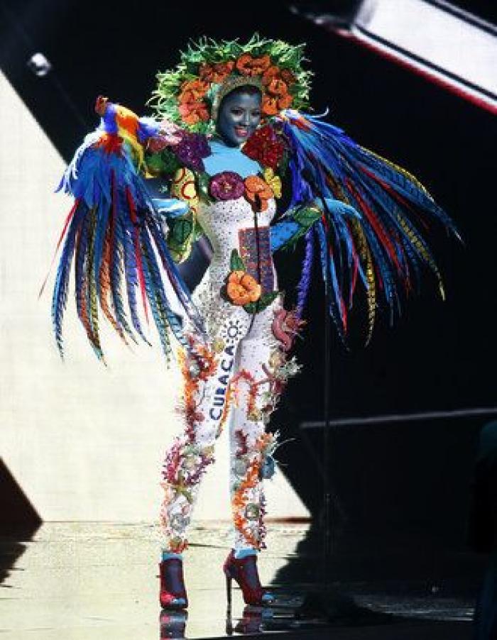 El presentador de Miss Universo se confunde y corona a la concursante equivocada (VÍDEO)