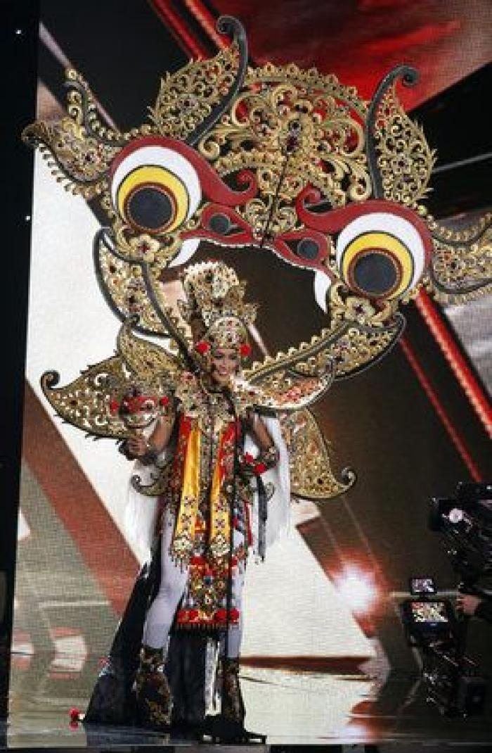 El presentador de Miss Universo se confunde y corona a la concursante equivocada (VÍDEO)