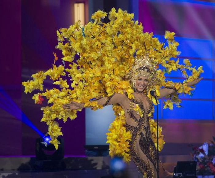 Dalí, un átomo y un orangután: los trajes regionales de Miss Universo 2017