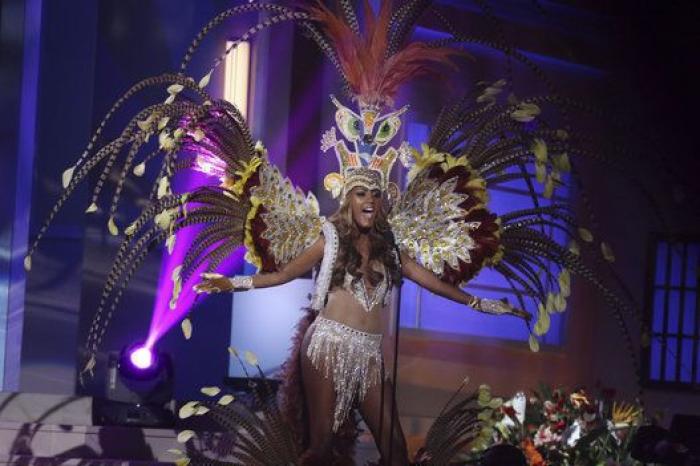 Dalí, un átomo y un orangután: los trajes regionales de Miss Universo 2017