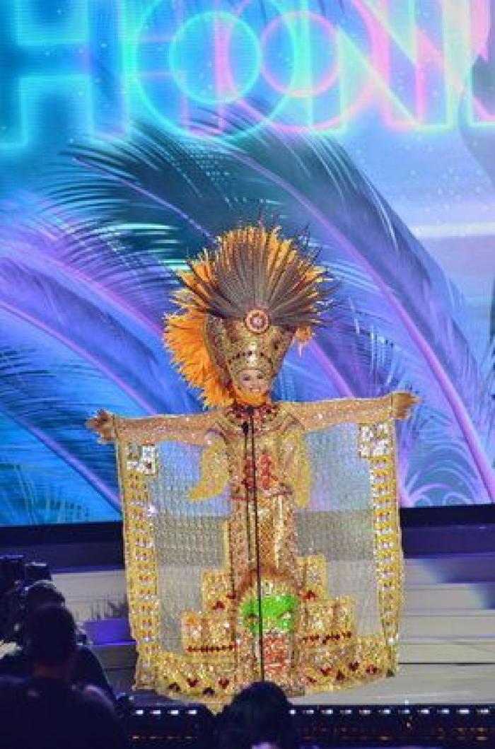 Dalí, un átomo y un orangután: los trajes regionales de Miss Universo 2017