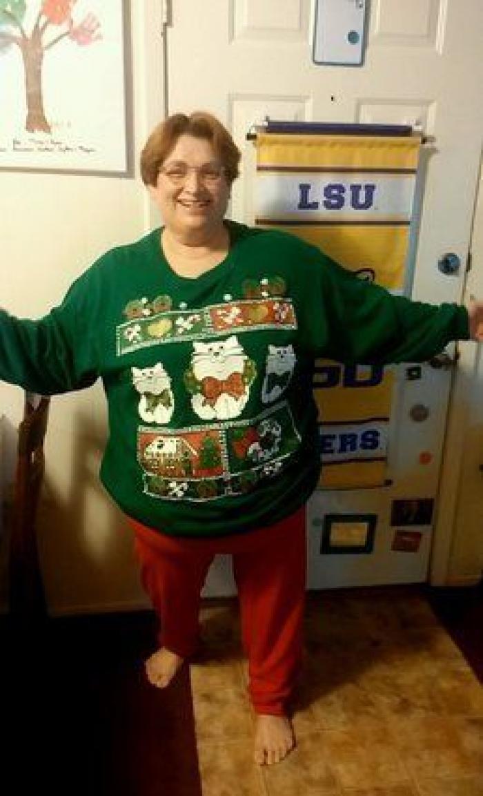 Papá Noel, Jesús y un cartón de agua: la desconcertante sudadera de Navidad que encontrarás en Primark