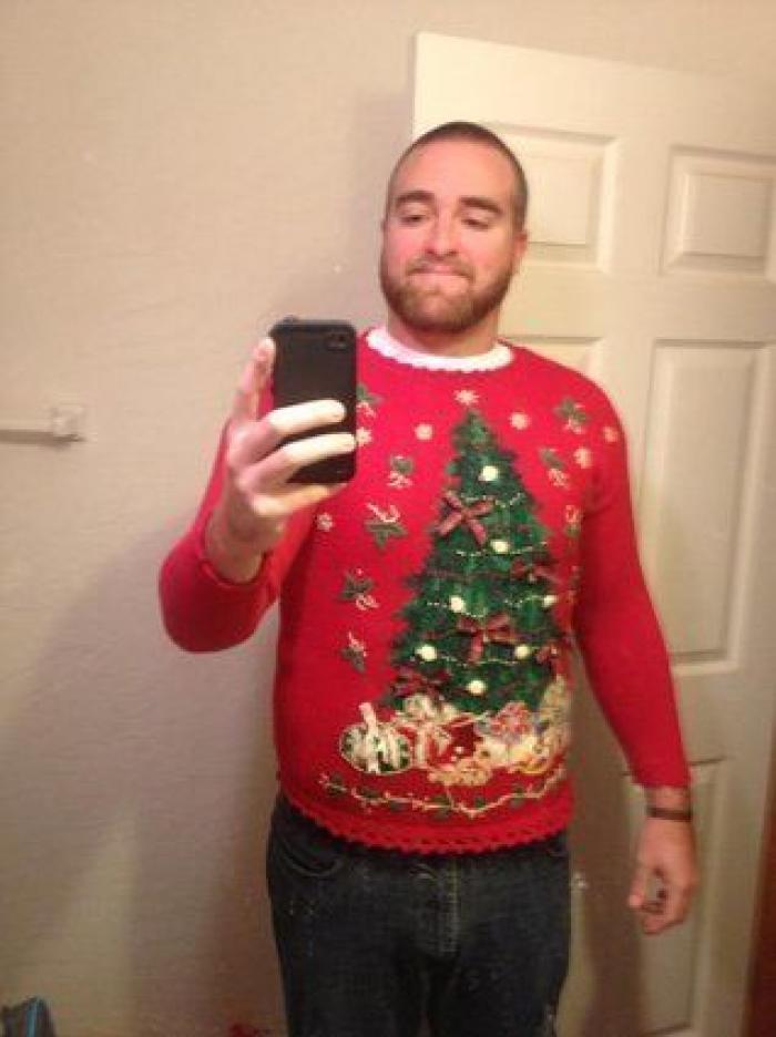 Papá Noel, Jesús y un cartón de agua: la desconcertante sudadera de Navidad que encontrarás en Primark