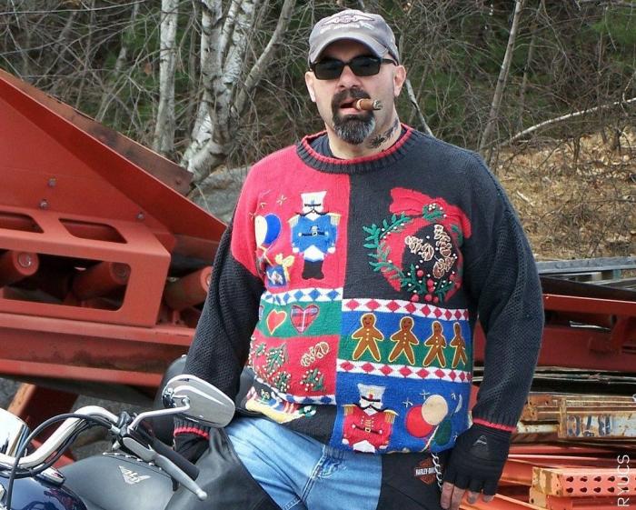 Papá Noel, Jesús y un cartón de agua: la desconcertante sudadera de Navidad que encontrarás en Primark