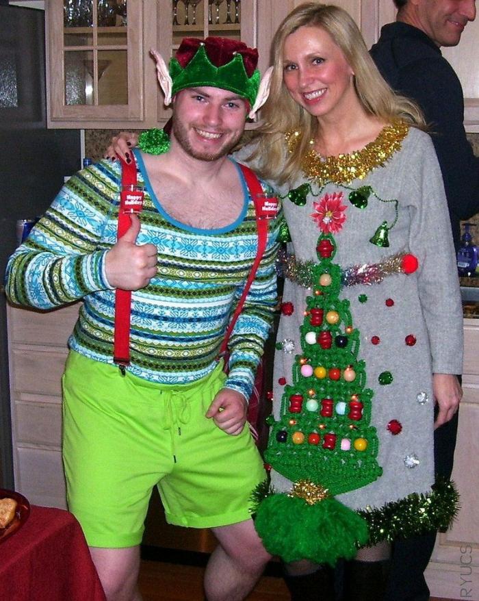 Papá Noel, Jesús y un cartón de agua: la desconcertante sudadera de Navidad que encontrarás en Primark