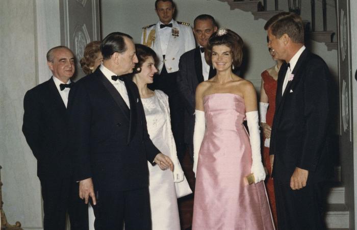 Pura moda americana: Melania Trump elige a Ralph Lauren y se inspira en Jackie Kennedy