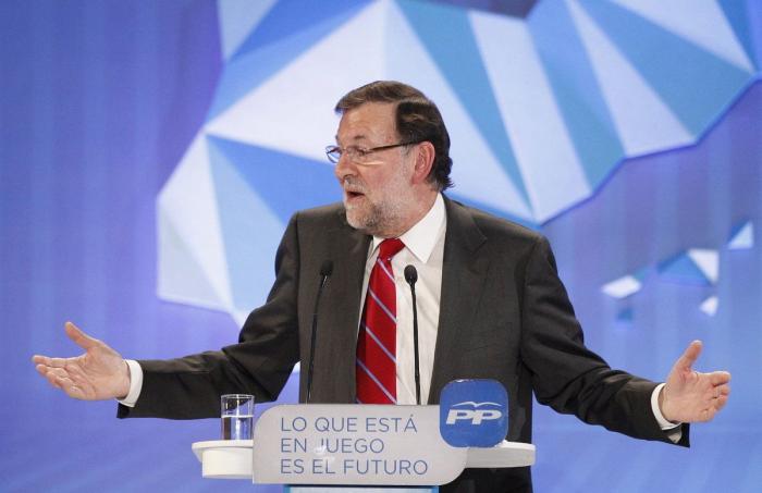 Aprende a poner cara de político en un cierre de campaña (FOTOS)