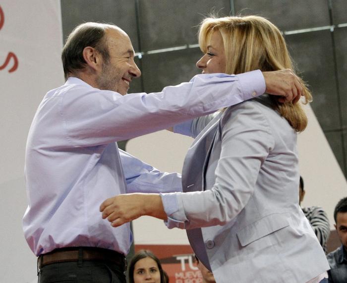 Aprende a poner cara de político en un cierre de campaña (FOTOS)