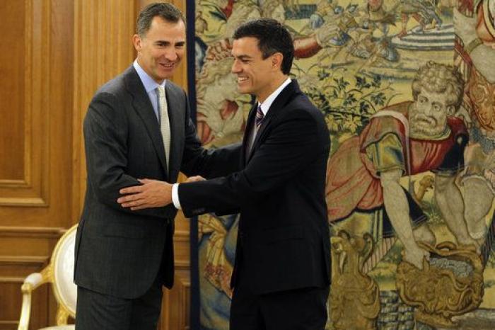 La dirección del PSOE aprueba por unanimidad que Sánchez forme un Gobierno monocolor