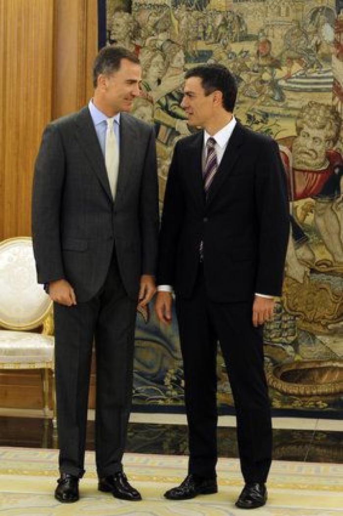 La dirección del PSOE aprueba por unanimidad que Sánchez forme un Gobierno monocolor