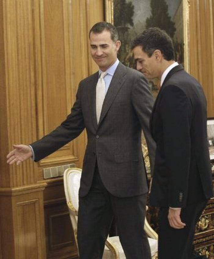 La dirección del PSOE aprueba por unanimidad que Sánchez forme un Gobierno monocolor