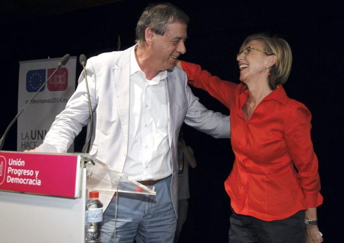 Aprende a poner cara de político en un cierre de campaña (FOTOS)