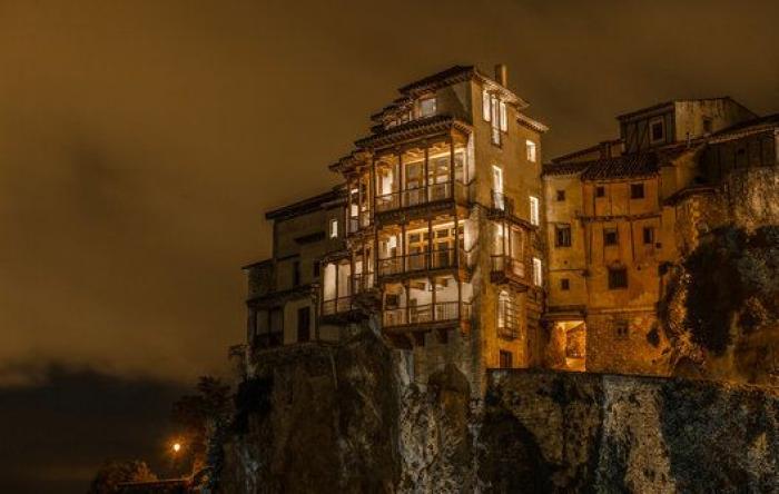 España de noche: 10 rincones que querrás conocer a la luz de la luna