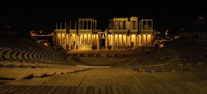 España de noche: 10 rincones que querrás conocer a la luz de la luna