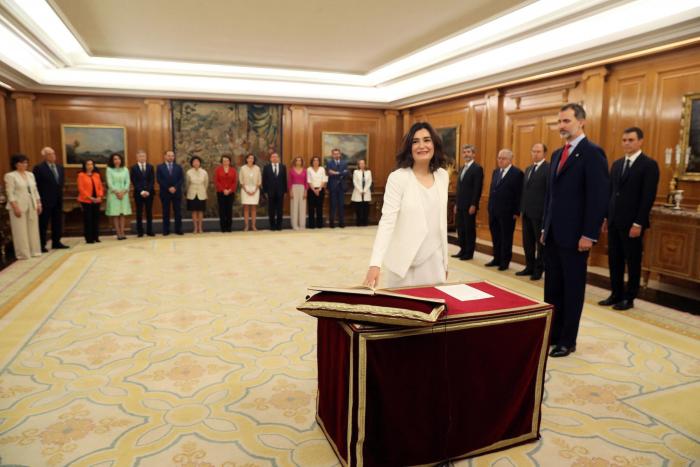 Multitud de comentarios con lo que todo el mundo ha visto en la toma de posesión de Màxim Huerta