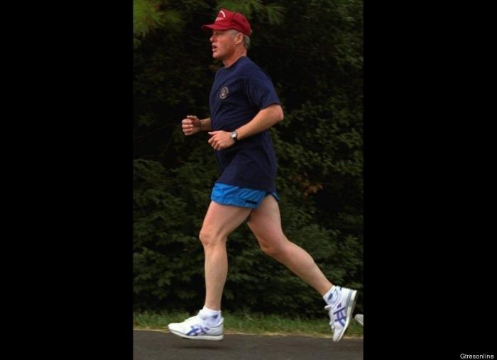 Las redes sociales sacan pecho con las fotos de Rajoy practicando senderismo (FOTOS)