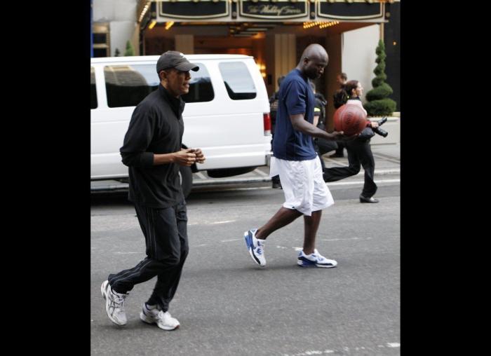 Las redes sociales sacan pecho con las fotos de Rajoy practicando senderismo (FOTOS)