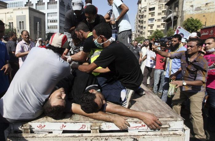 El hombre tiroteado frente al tanque en Ismailyia (VÍDEO)