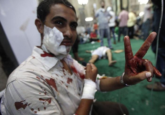 El hombre tiroteado frente al tanque en Ismailyia (VÍDEO)