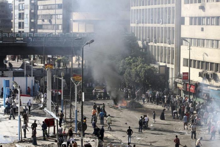 El hombre tiroteado frente al tanque en Ismailyia (VÍDEO)