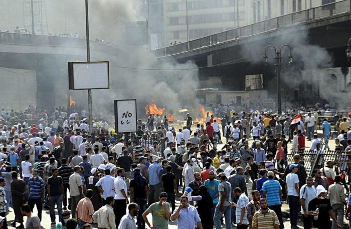 El hombre tiroteado frente al tanque en Ismailyia (VÍDEO)