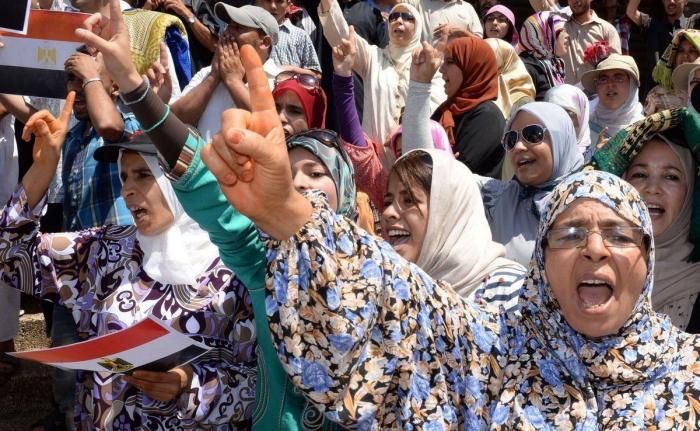 El hombre tiroteado frente al tanque en Ismailyia (VÍDEO)
