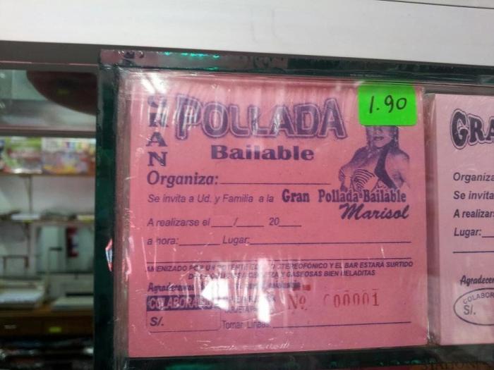 Pérez-Reverte aplaude el cartel que ha visto en un hotel: lleva 19.000 'me gusta' en horas