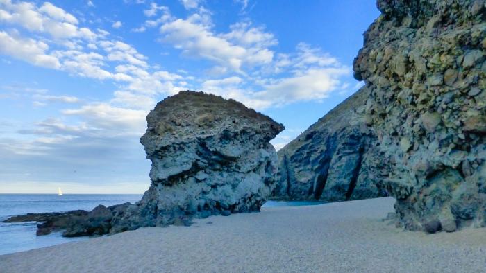 Una socorrista fuera de servicio salva la vida a un niño en una playa de Palma