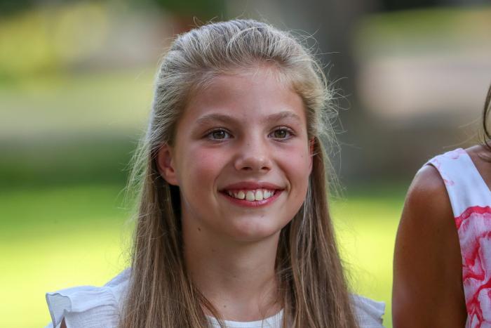 El detalle más desapercibido de esta foto genera teorías: fíjate en la oreja de Letizia