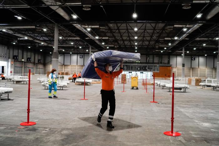 ¿Sirven las mascarillas caseras para protegerse del coronavirus?