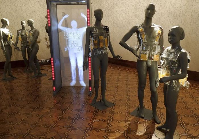 La cárcel de Ai Weiwei y otras obras de la Bienal de Venecia (FOTOS)