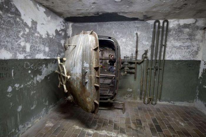 Los reyes honran en Viena a los republicanos víctimas del nazismo