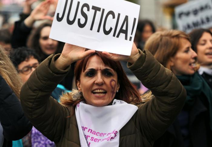Vi a un hombre maltratando a su mujer y tuve que intervenir. Luego me di cuenta de mi error