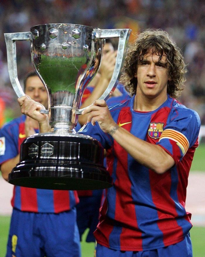 Enfocan a Puyol, Juan Carlos Rivero lo llama así y en Twitter se monta al momento