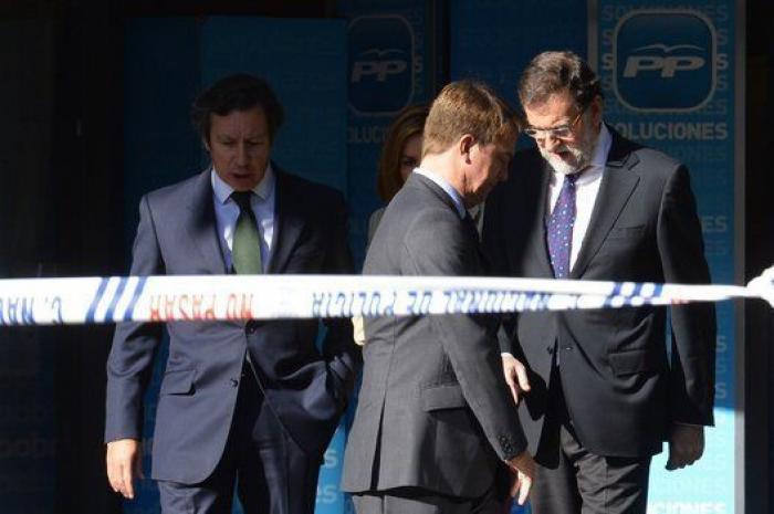 Un hombre que transportaba dos bombonas de butano empotra su coche contra la sede del PP