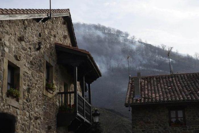 El impactante vídeo del descuido de un conductor en una gasolinera
